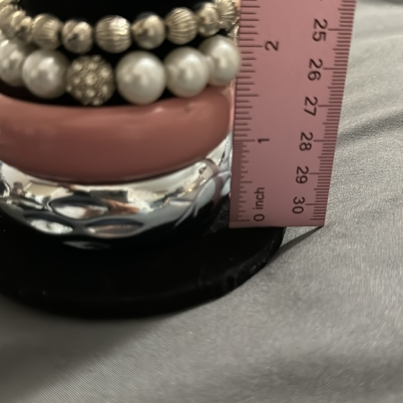 Bundle of bangle bracelets - Picture 2 of 9